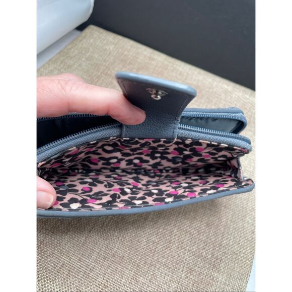Vera Bradley Set Crossbody Bag and Wallet Gray RFID Adjust Strap - Picture 5 of 16